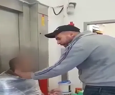 עובד שופרסל מתעלל בבעל מוגבלות - הסרטון השני שהתפרסם