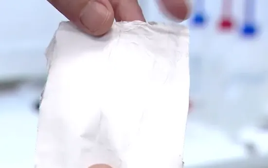 תחבושת עשויה סיבי מדוזה