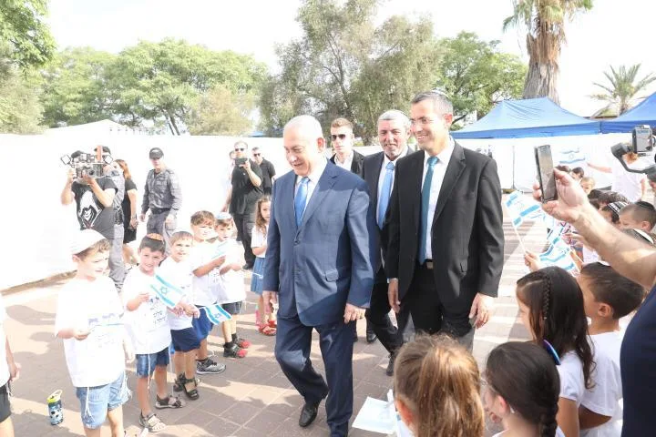 ראש הממשלה נתניהו ושר החינוך פרץ בפתיחת שנת הלימודים
