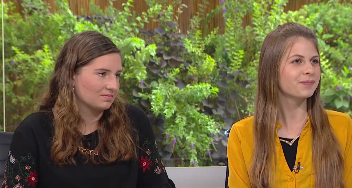 דבורה אשכנזי והודיה קלמן, חברותיה של רינה שנרב, שנרצחה בפיגוע במעיין בדולב