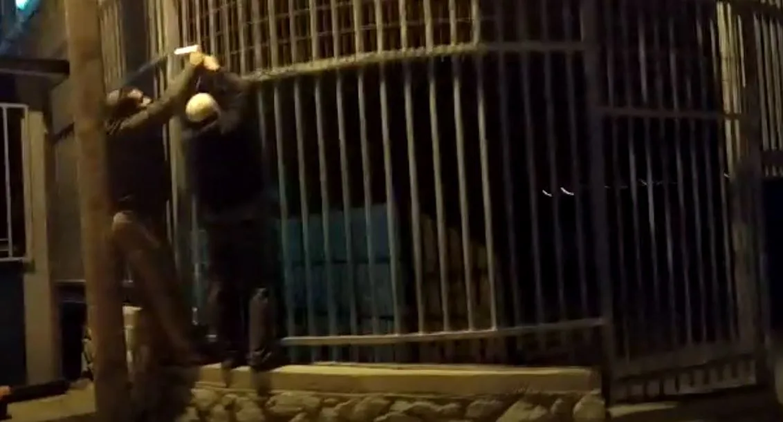 תיעוד של התקנת מצלמה בכפר ליד נצרת