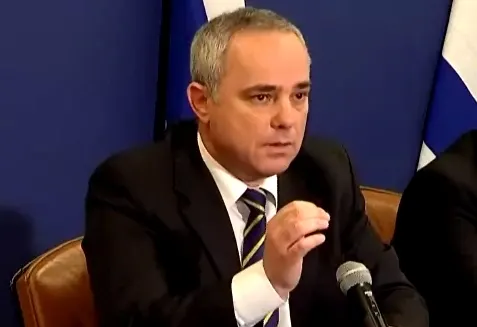 יובל שטייניץ במהלך מסיבת העיתונאים לפרסום מסקנות ועדת ששינסקי