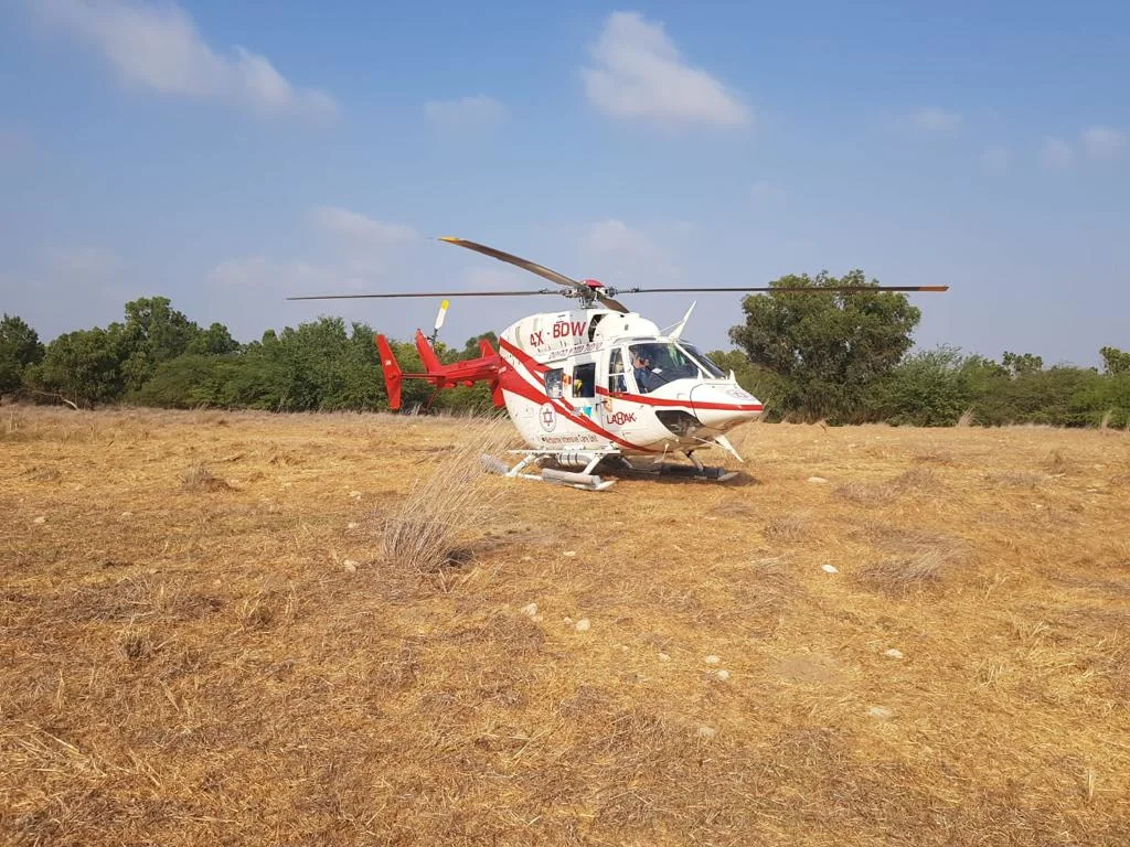 מסוק לחילוץ פצועים לתאונת הדרכים בין אוטובוס ורכב פרטי, בכביש 232 סמוך לחלץ