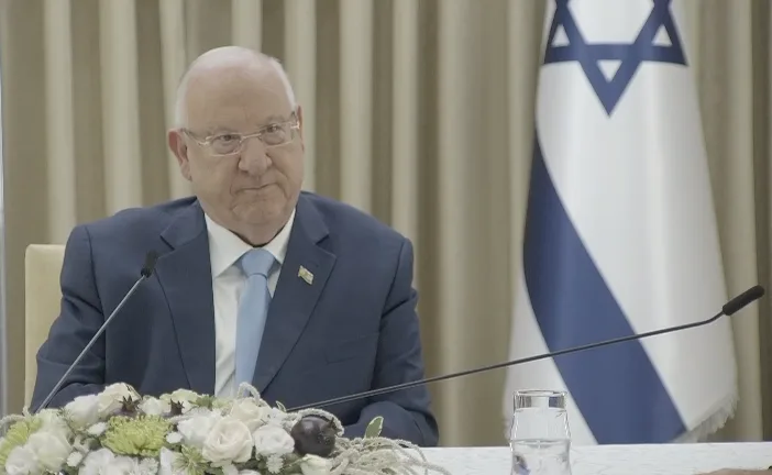 הנשיא ראובן ריבלין בחדר ההתייעצויות טרקלין בית הנשיא