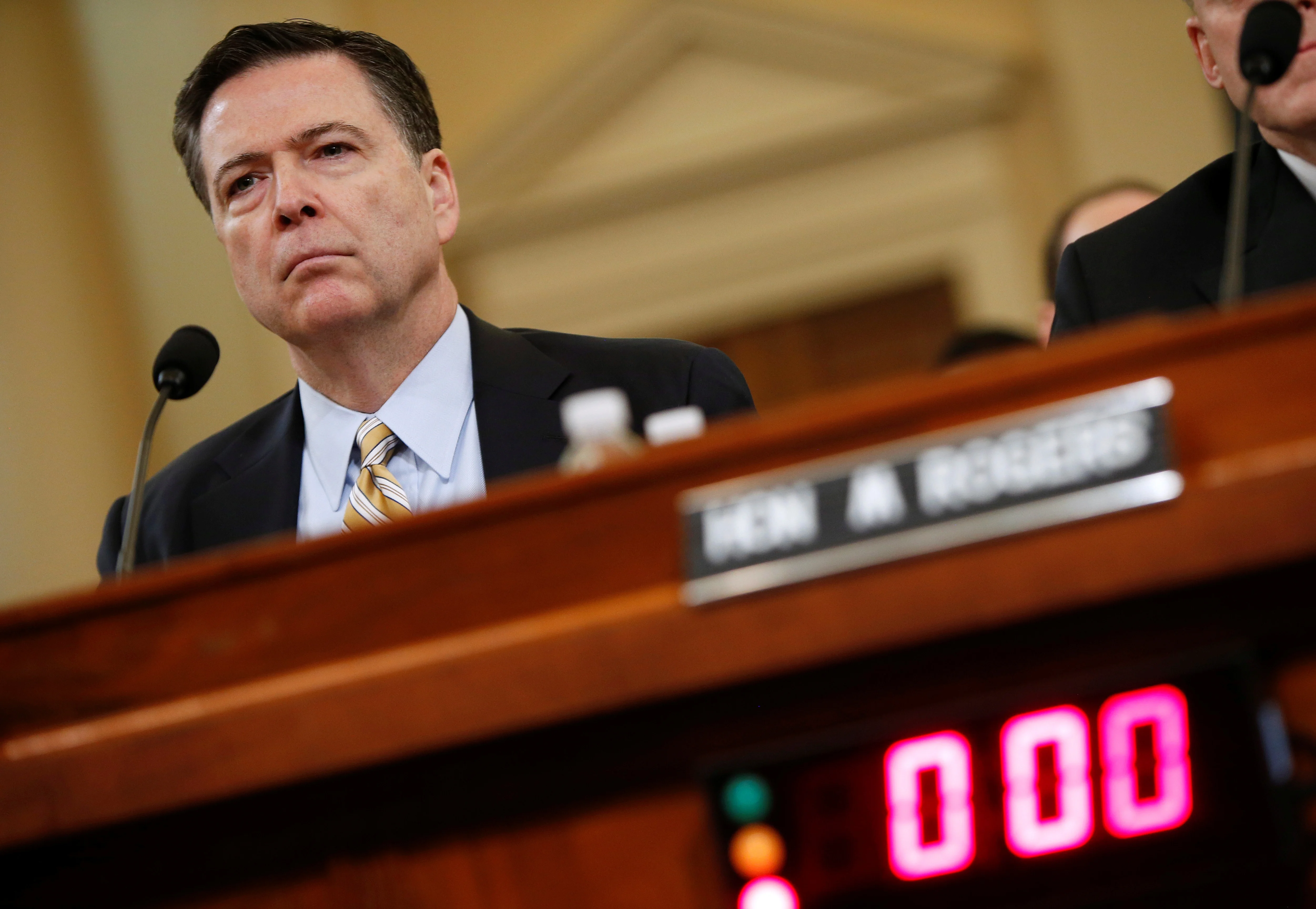 ראש ה-FBI, ג'יימס קומי, בסנאט