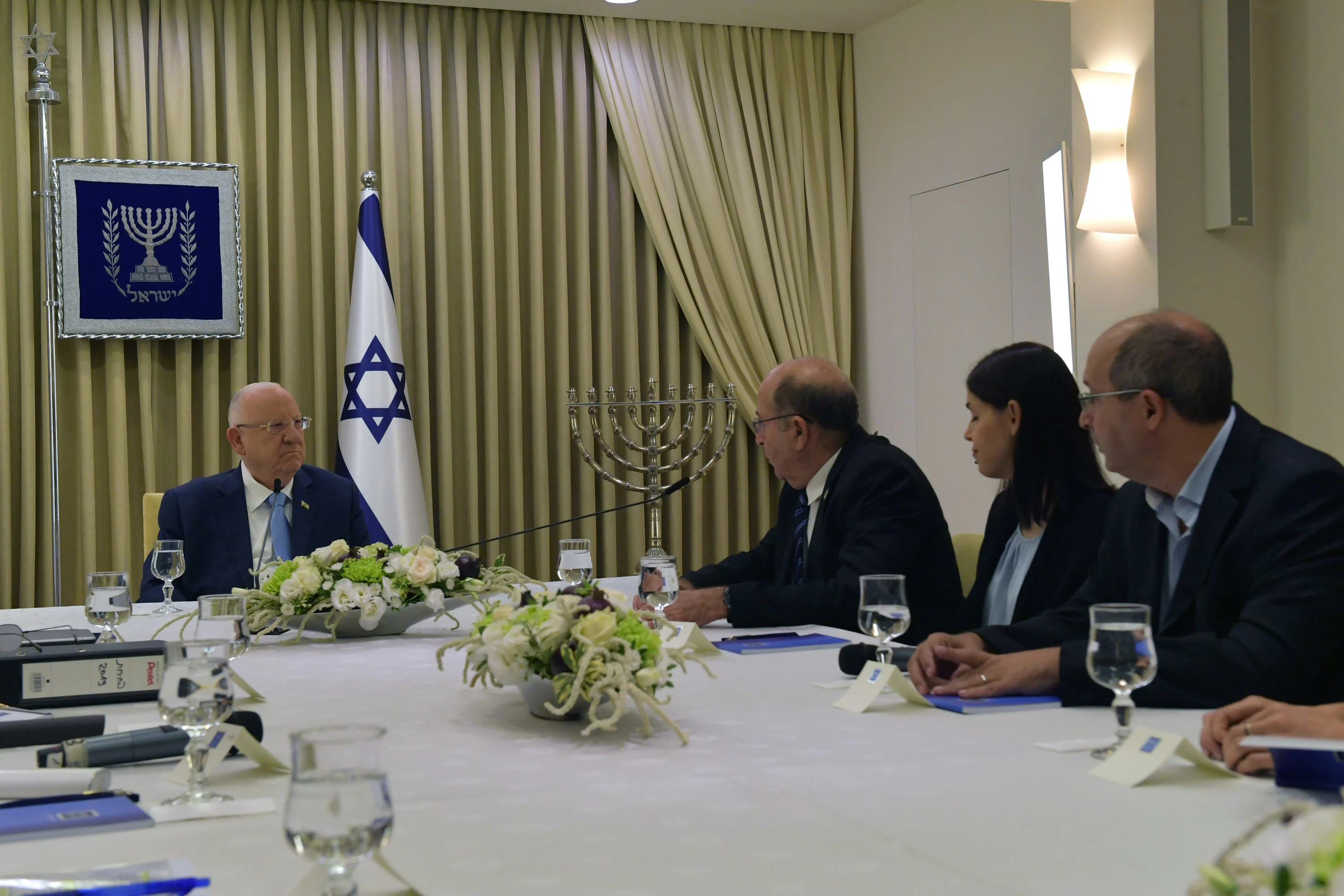 חברי מפלגת כחול לבן אצל הנשיא ראובן ריבלין