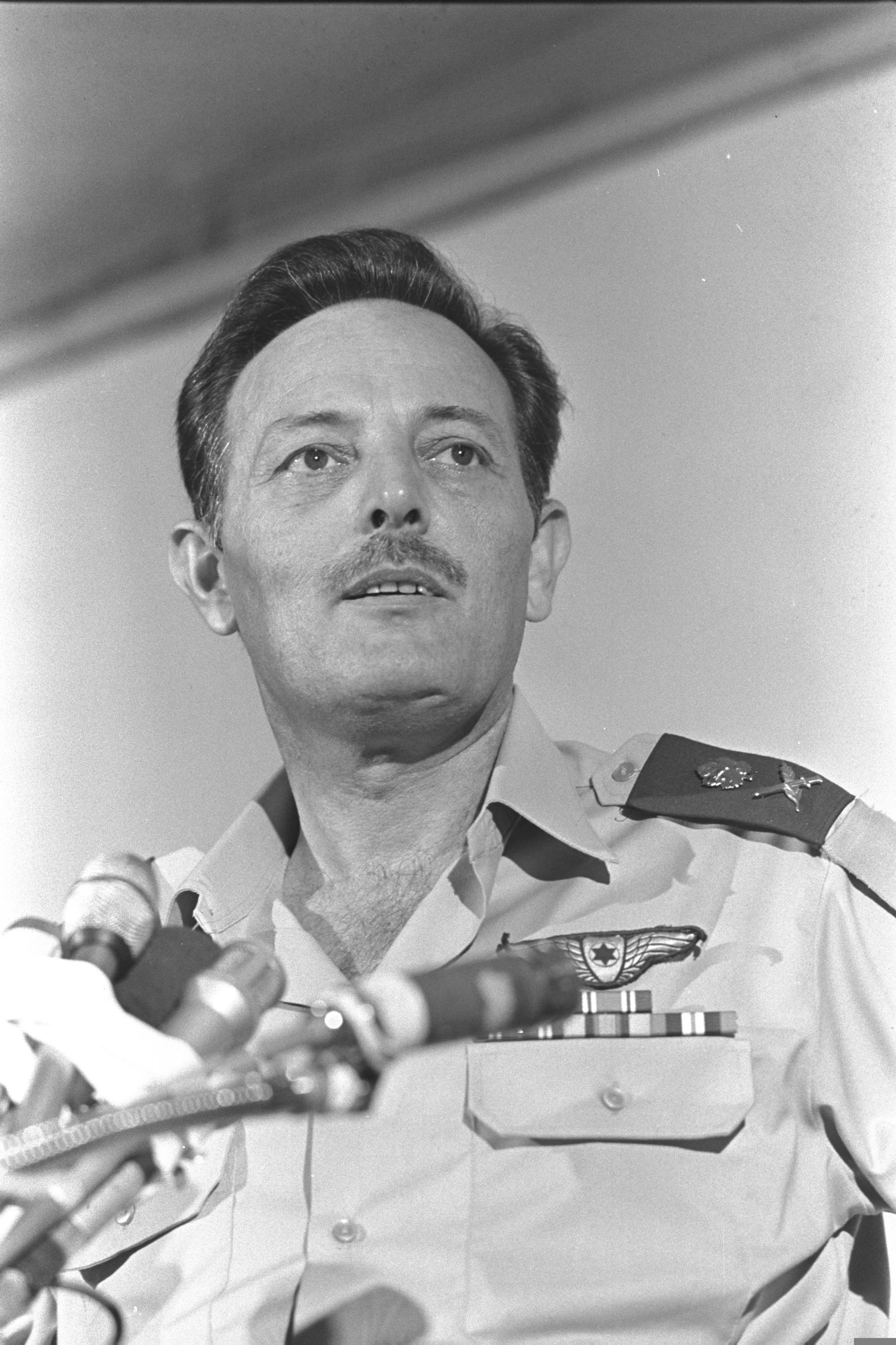 מפקד חיל האוויר במלחמת יום הכיפורים ומבצע אנטבה, האלוף בני פלד