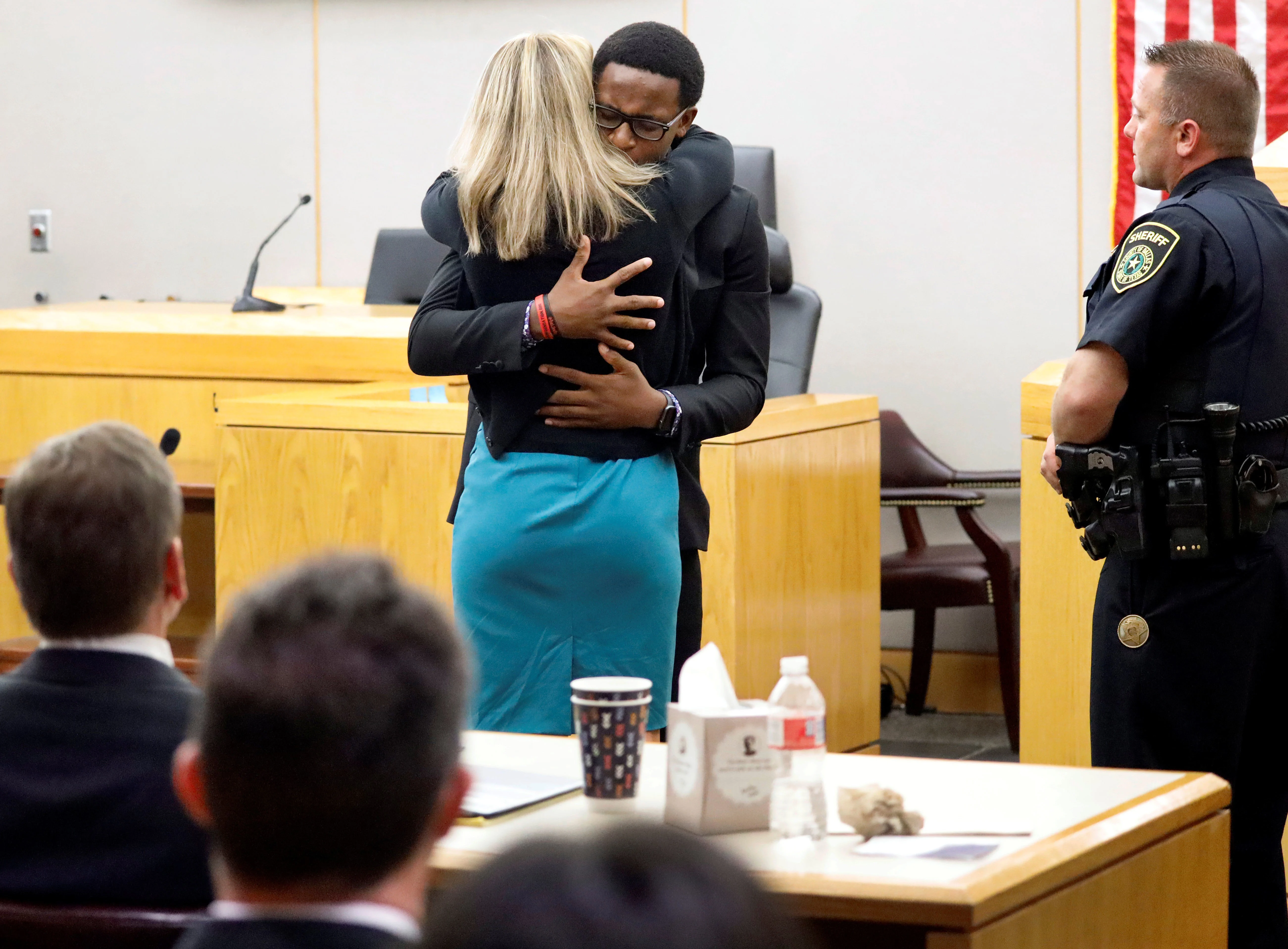 אמבר גייגר וברנט ג'ין לאחר גזר הדין