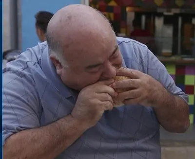 דוקטור שקשוקה אוכל פיתה