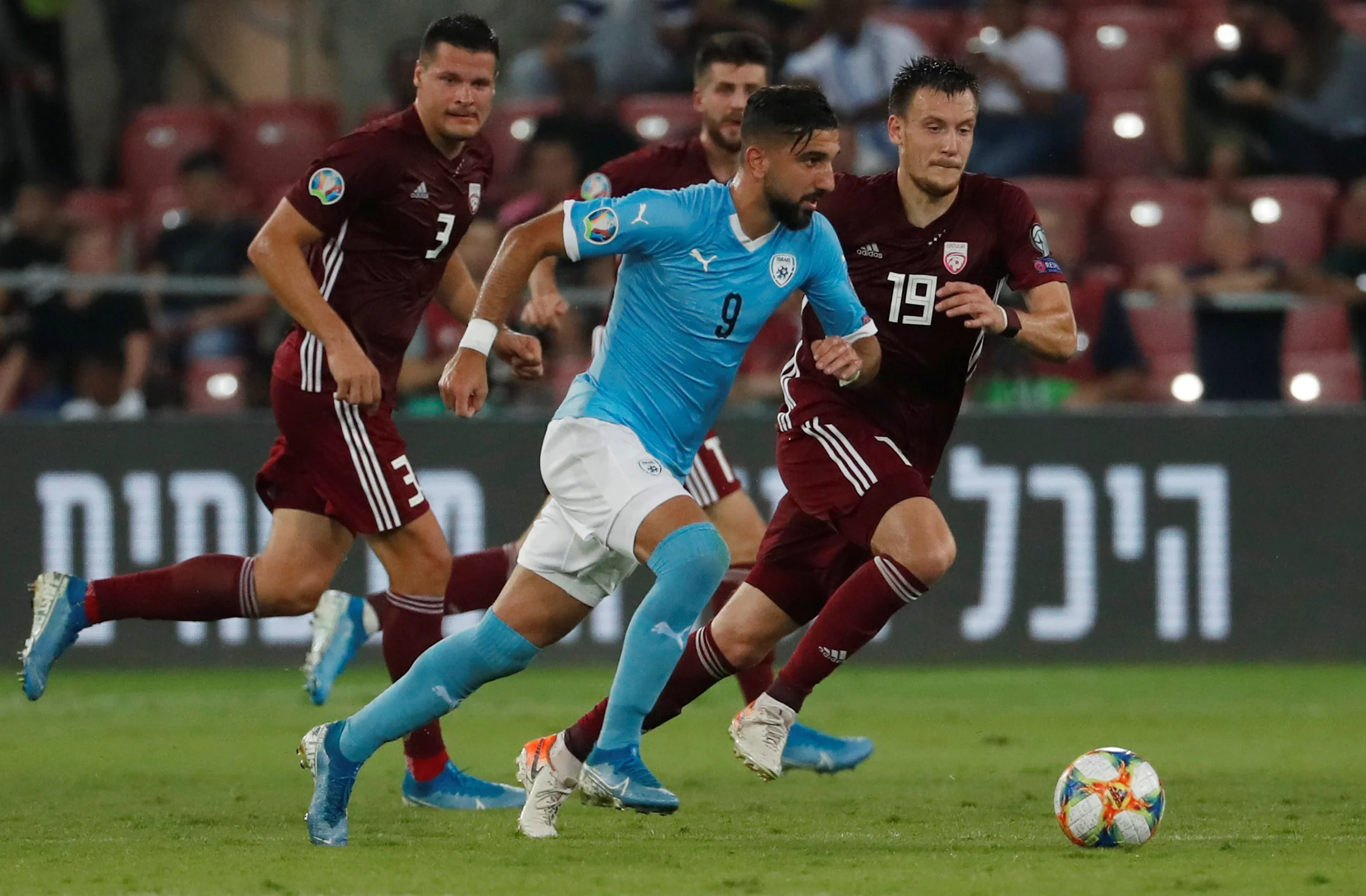 משחק נבחרת ישראל מול נבחרת לטביה בכדורגל בבאר שבע