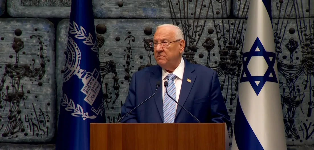 נשיא המדינה ראובן ריבלין מעניק את המנדט ליור כחול לבן בני גנץ