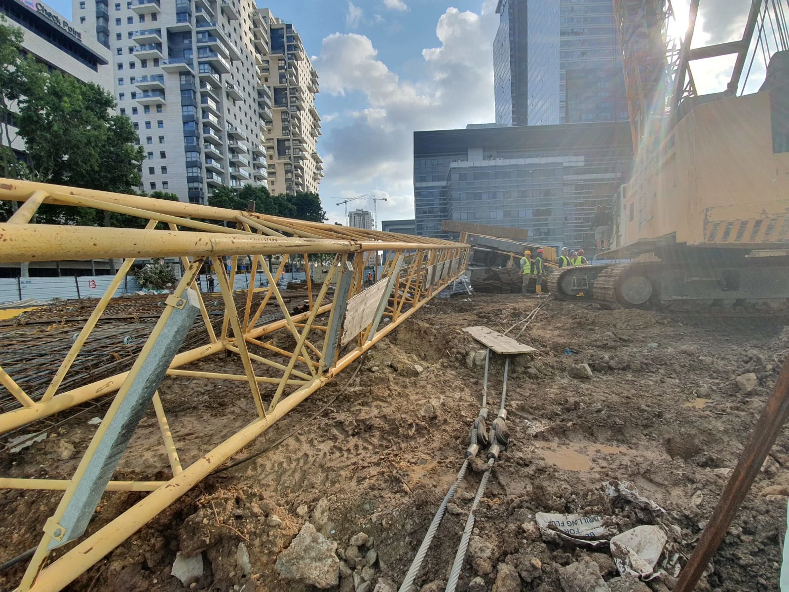 המנוף שקרס בת''א