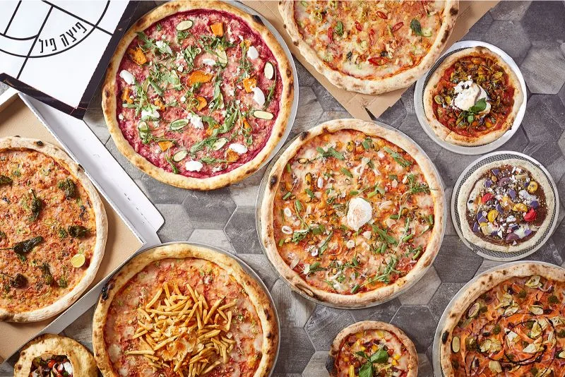 לא רק פיצה גדולה במיוחד אלא גם המבחר. פיצה פיל