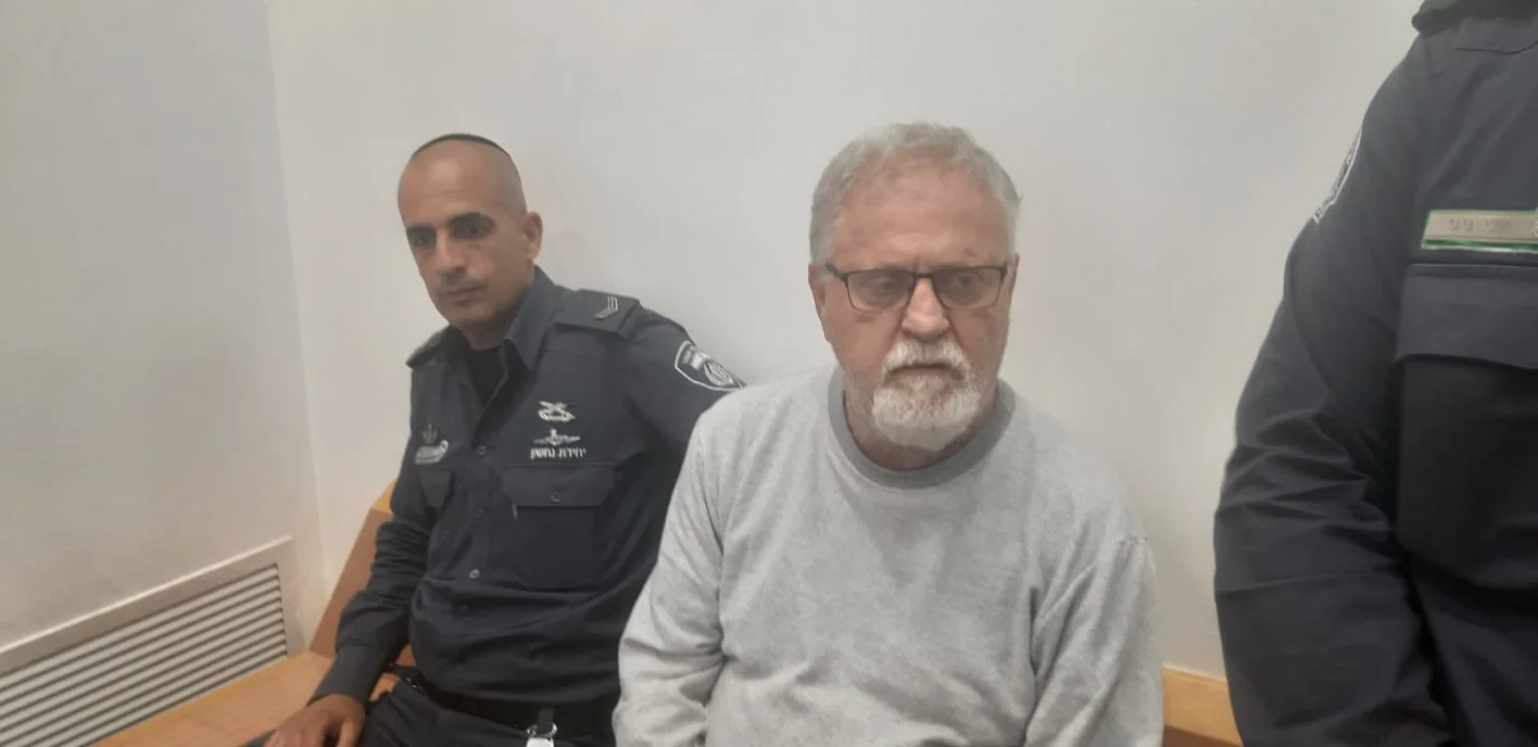 גיורא פרי, החשוד ברצח אשתו אסתי אהרונוביץ', בדיון בהארכת מעצרו