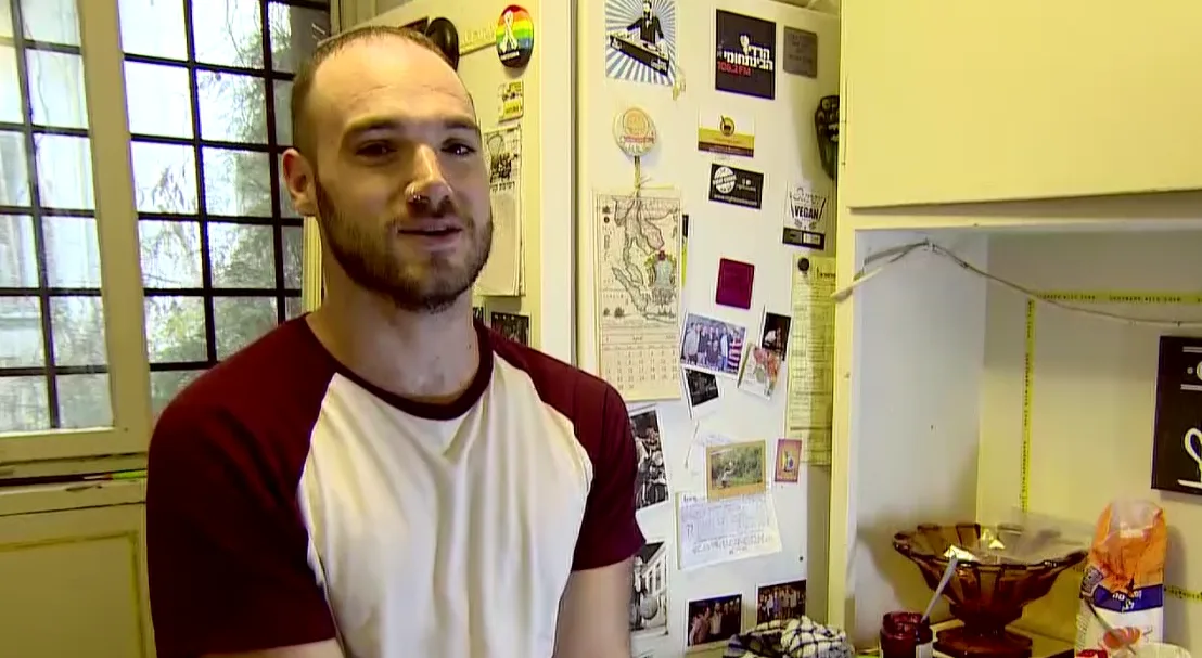 איתמר גלזר, אופה עוגות לנזקקים, ניצולי שואה, חיילים בודדים ועוד