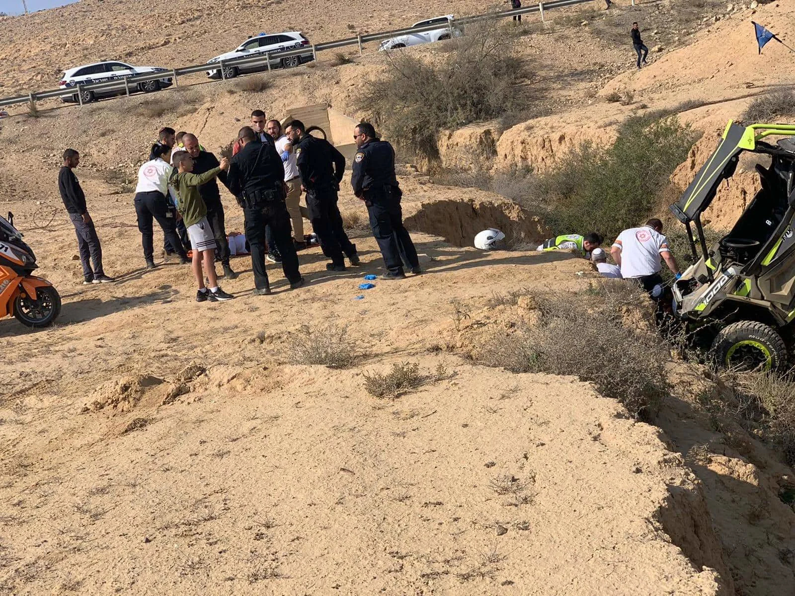זירת התאונה שבה התהפך טרקטורון בכביש 204