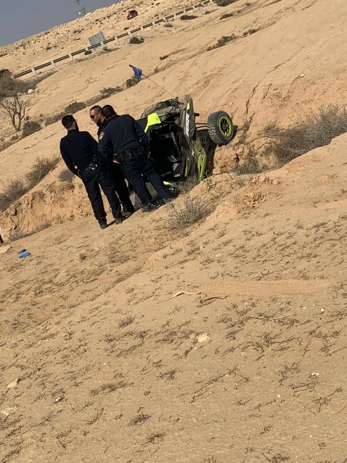 זירת התאונה שבה התהפך טרקטורון בכביש 204