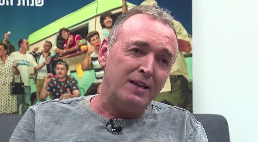 שלום אסייג, קומיקאי ושחקן