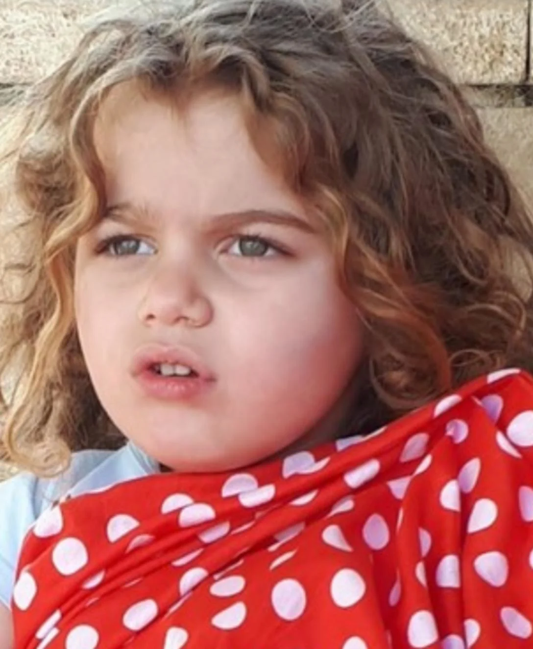 אמילי מולנר, מועכבת יציאה על ידי הרשויות ברוסיה