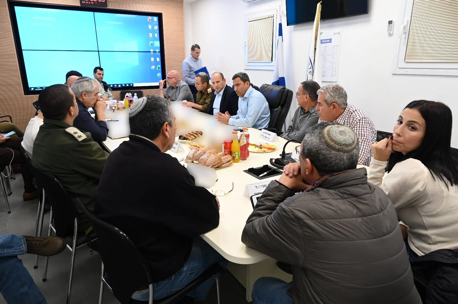 שר הבטחון נפתלי בנט בביקור בשדרות