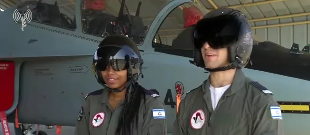 סגן ת', מסיימת קורס טיס ומוצא משפחתה הוא ממדינת חוף השנהב שבמערב אפריקה