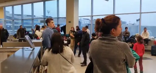 נוסעי טיסת אל על מעוכבים בכניסה לרוסיה