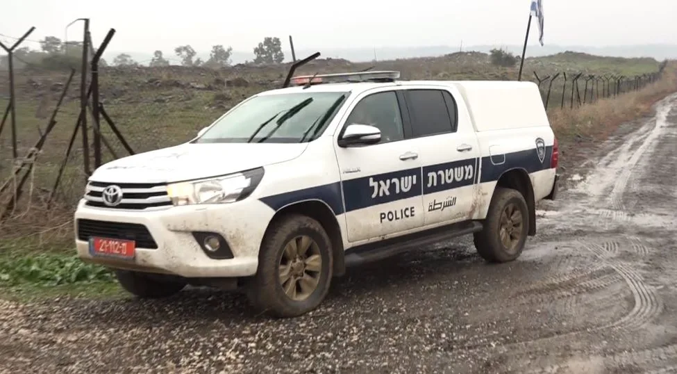 כוחות בטחון בזירה בה הילד נהרג מנפילת סוס
