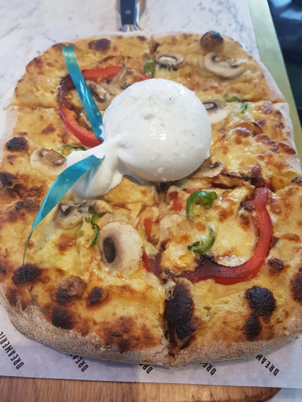 פיצה בוראטה של דרימרי