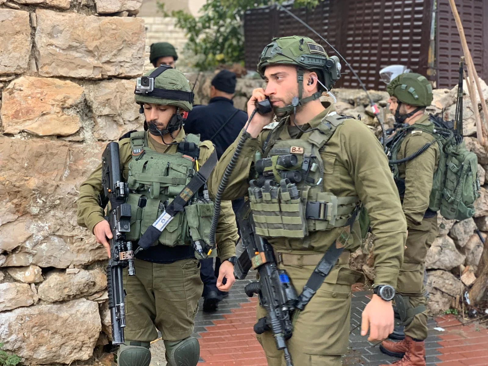 מפקד חטמ''ר יהודה, אל''מ איתמר בן חיים בזירת הפיגוע בחברון