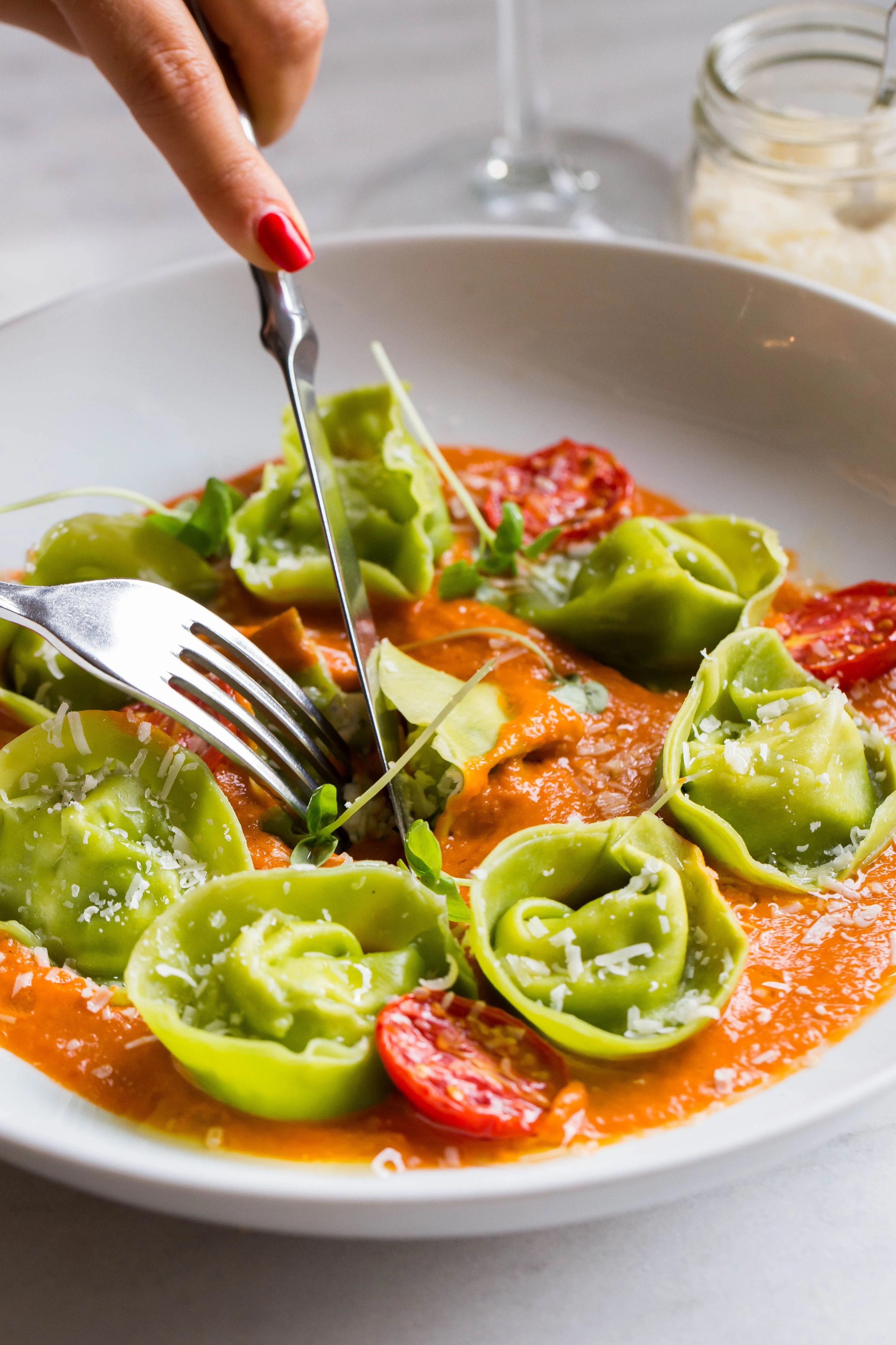 טורטליני תרד של לחם יין