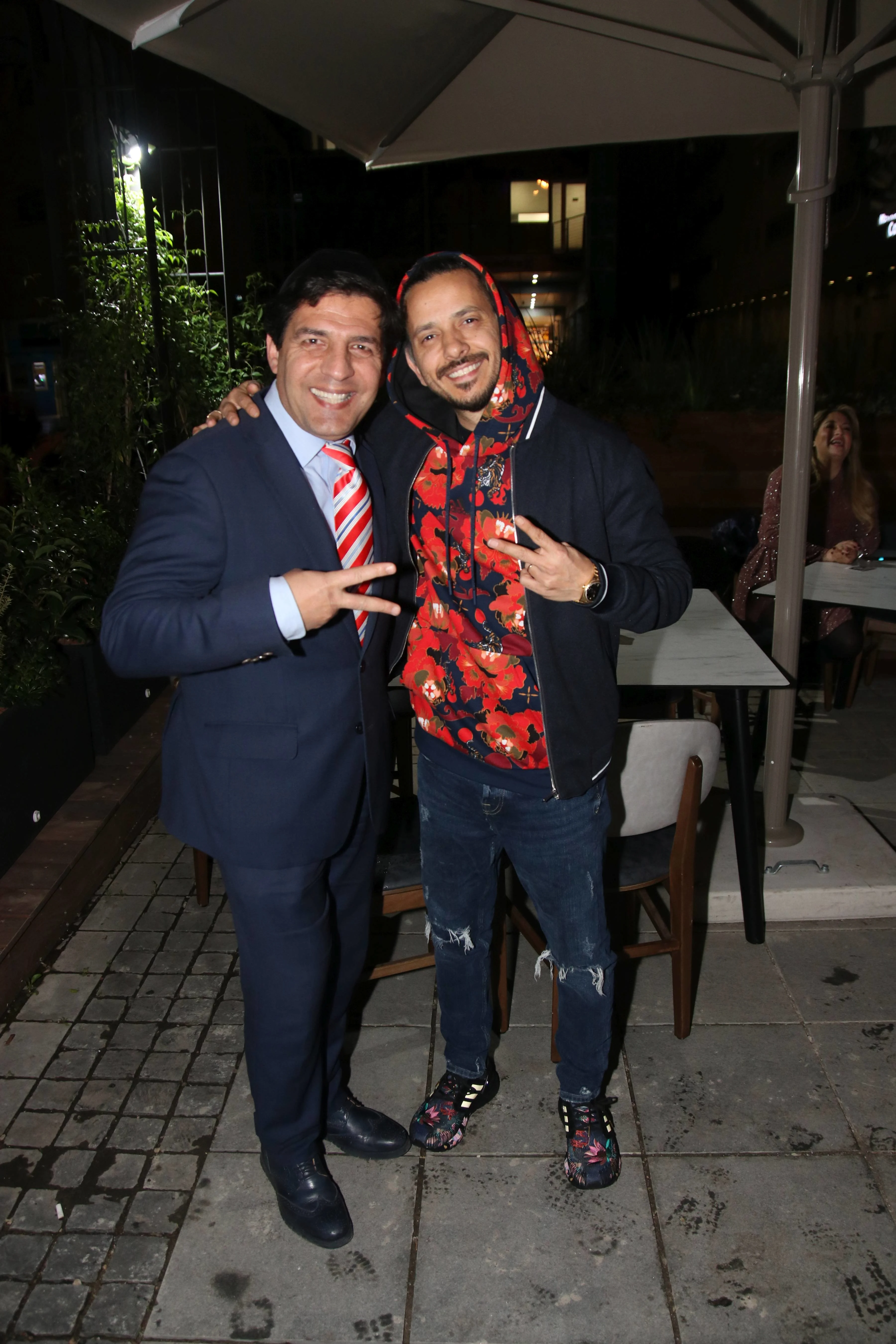 לא זז בלי הרב שלו. ציון ברוך ומרדכי חסידים