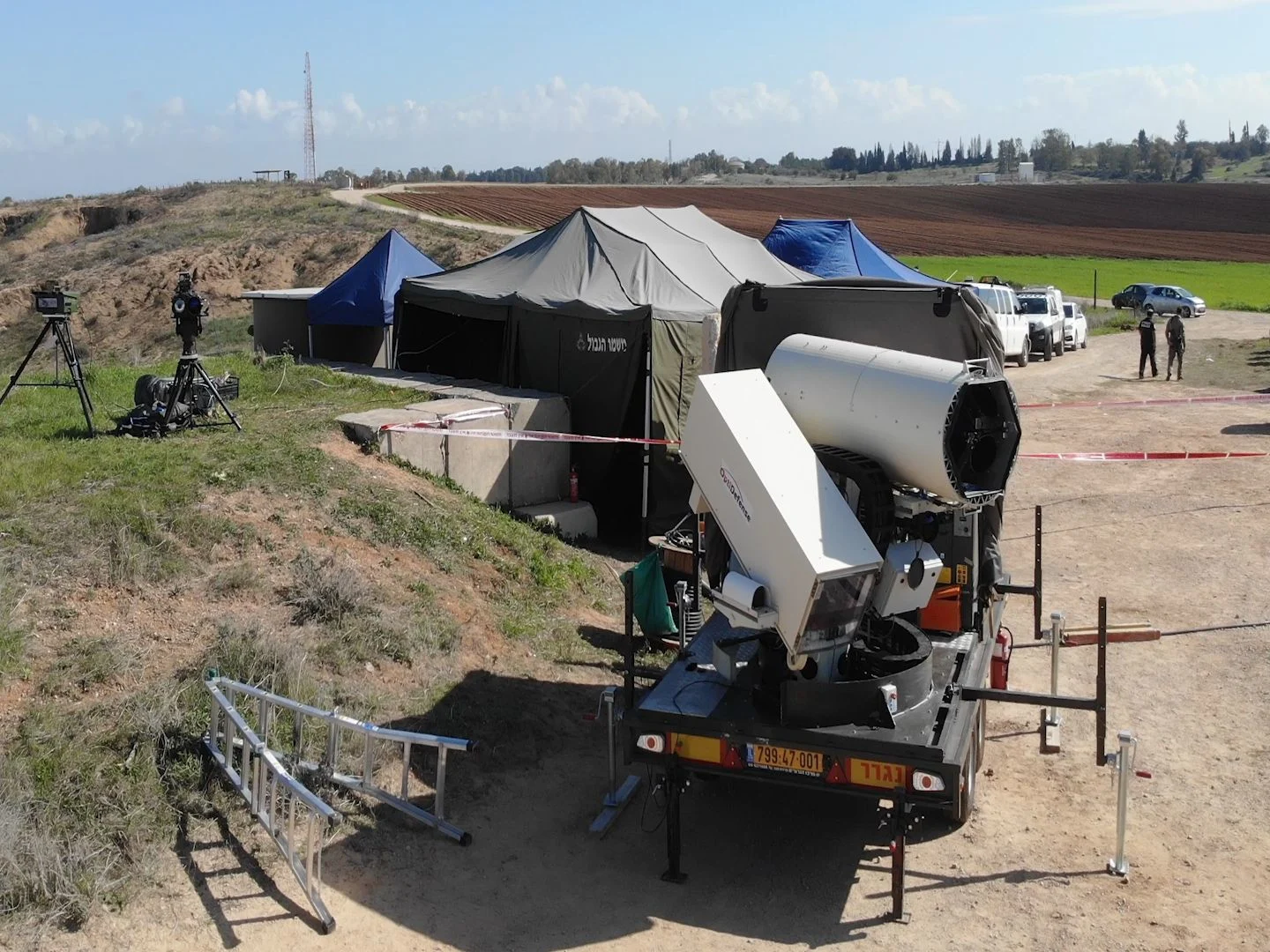 מערכת להב אור ליירוט בלוני נפץ ותבערה