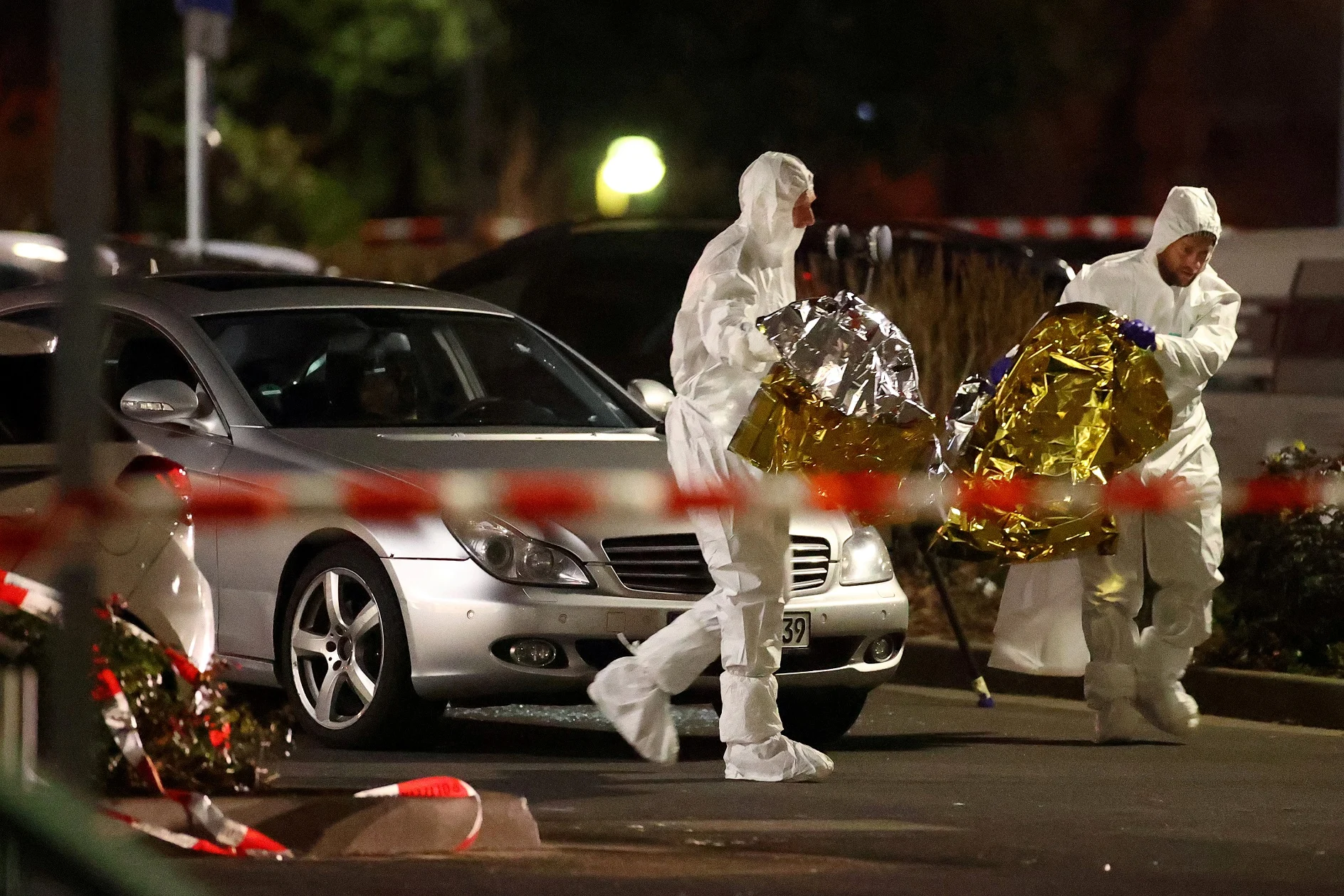 כוחות ביטחון והצלה בתקרית הירי בעיירה הנאו