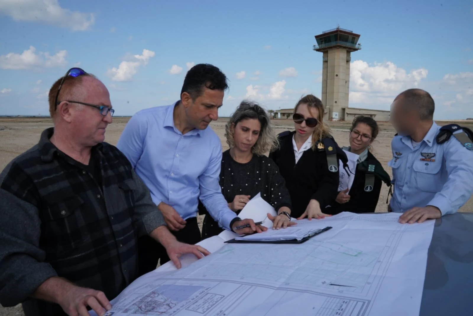 81 שנים לאחר הקמתו, משרד הביטחון החזיר לרשות מקרקעי ישראל את שטח נמל התעופה על שם דב הוז