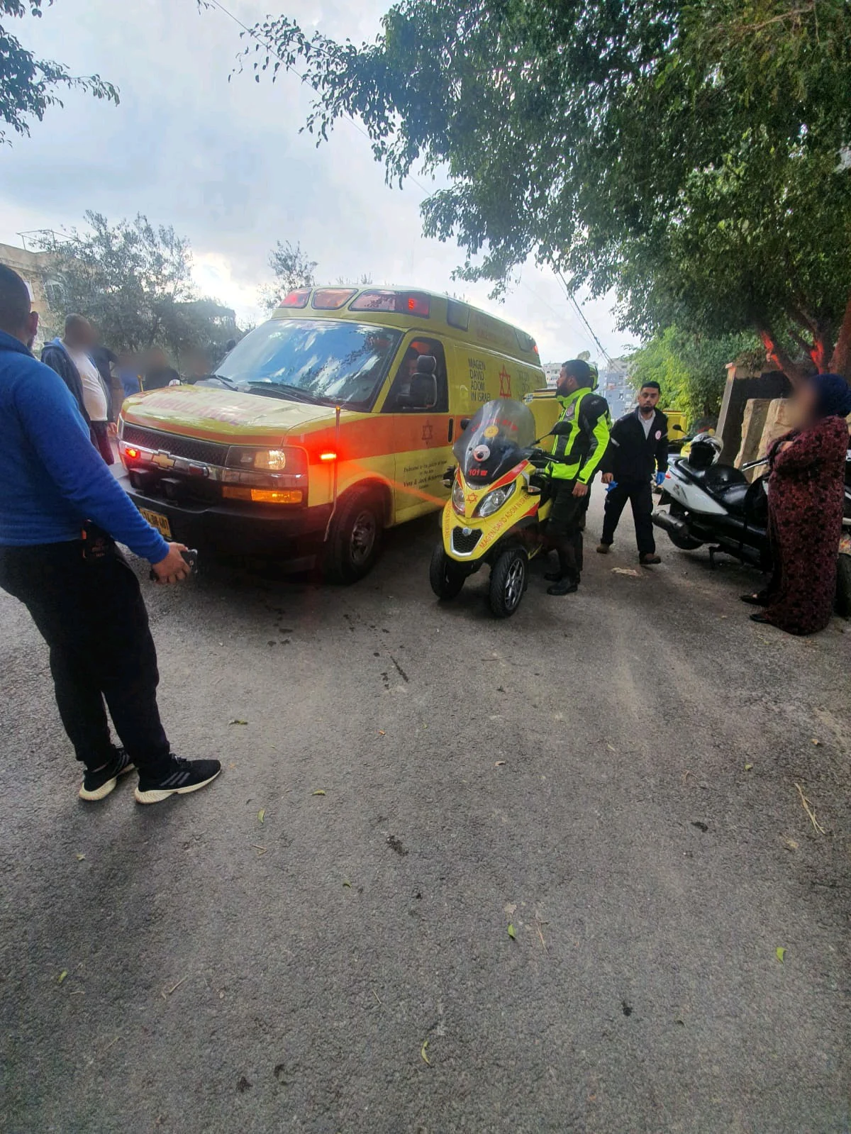 צוותי מד''א במקום האירוע באעבלין