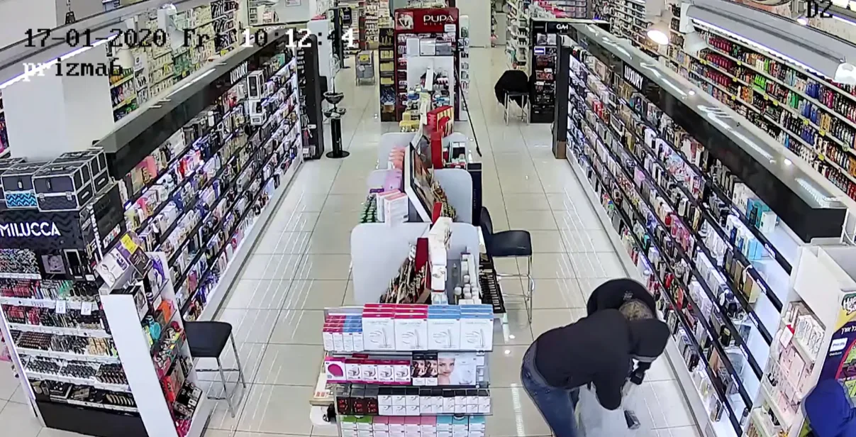 תיעוד השוד בסופר פארם