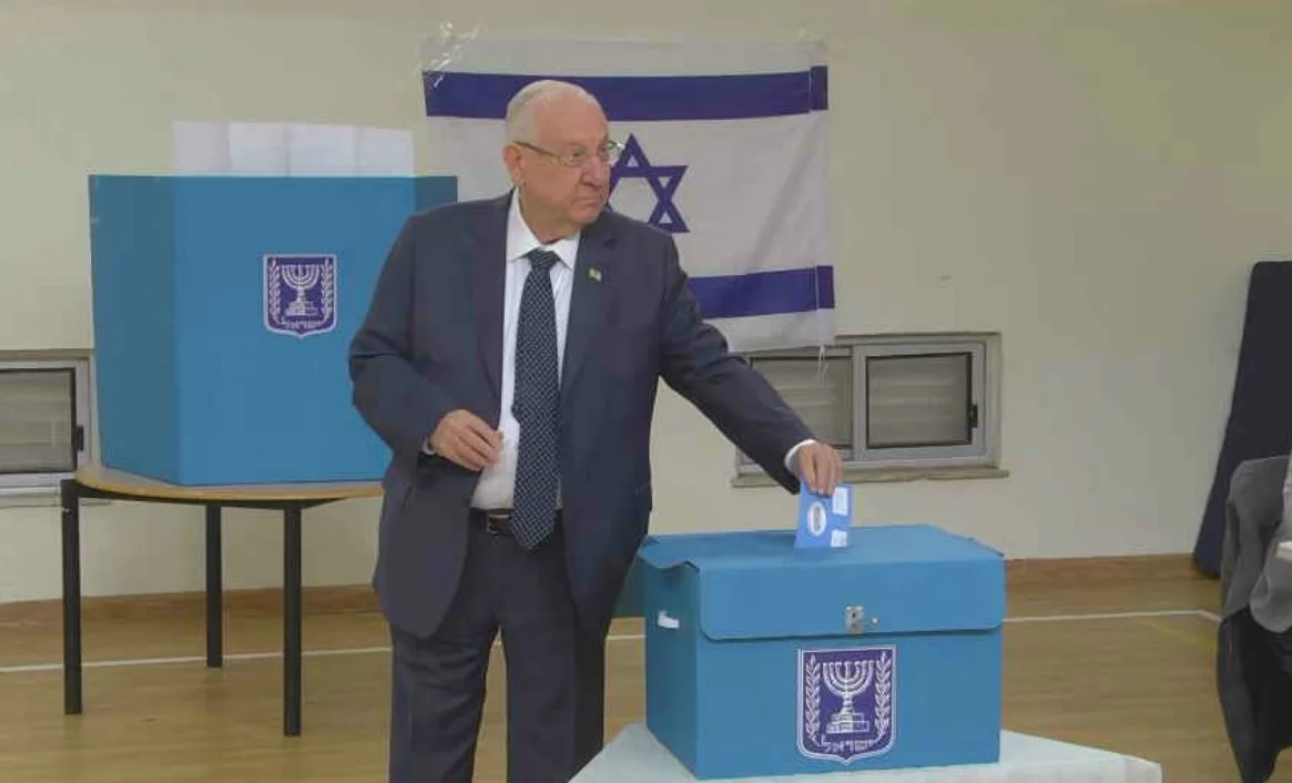 רובי ריבלין מצביע