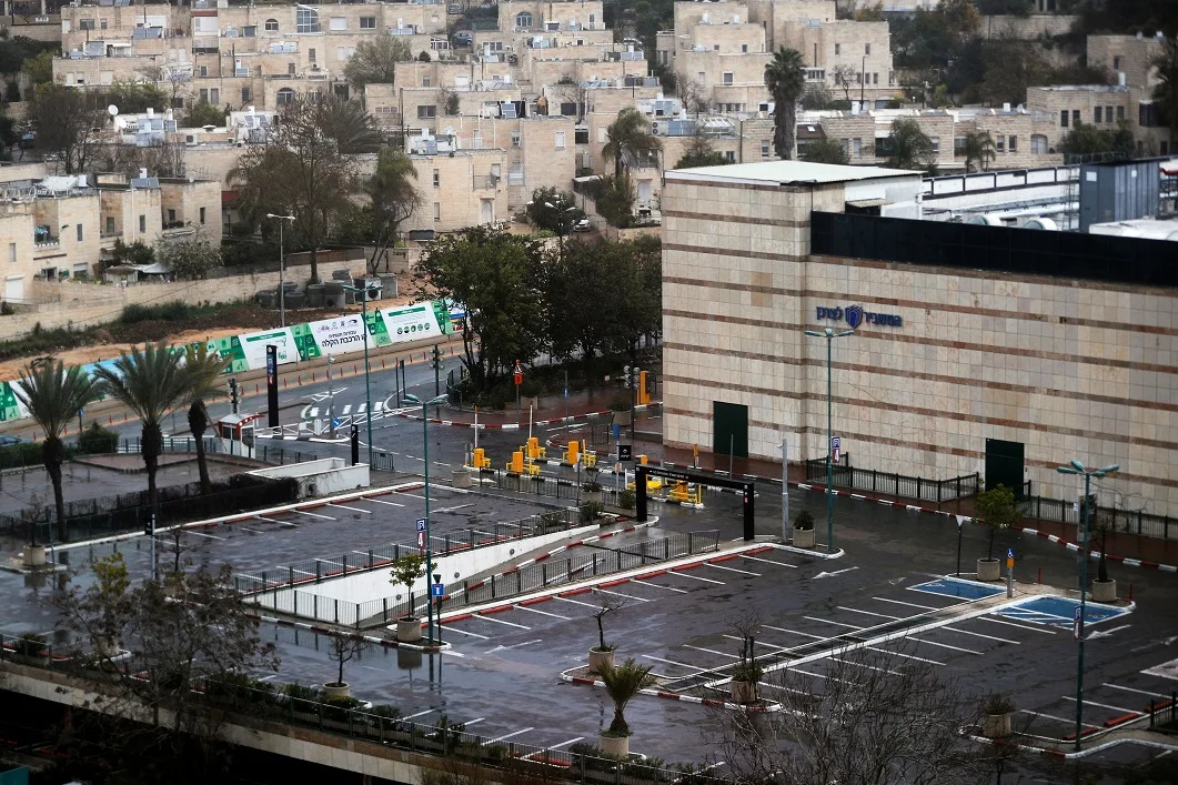 חניות ריקות בקניון בירושלים