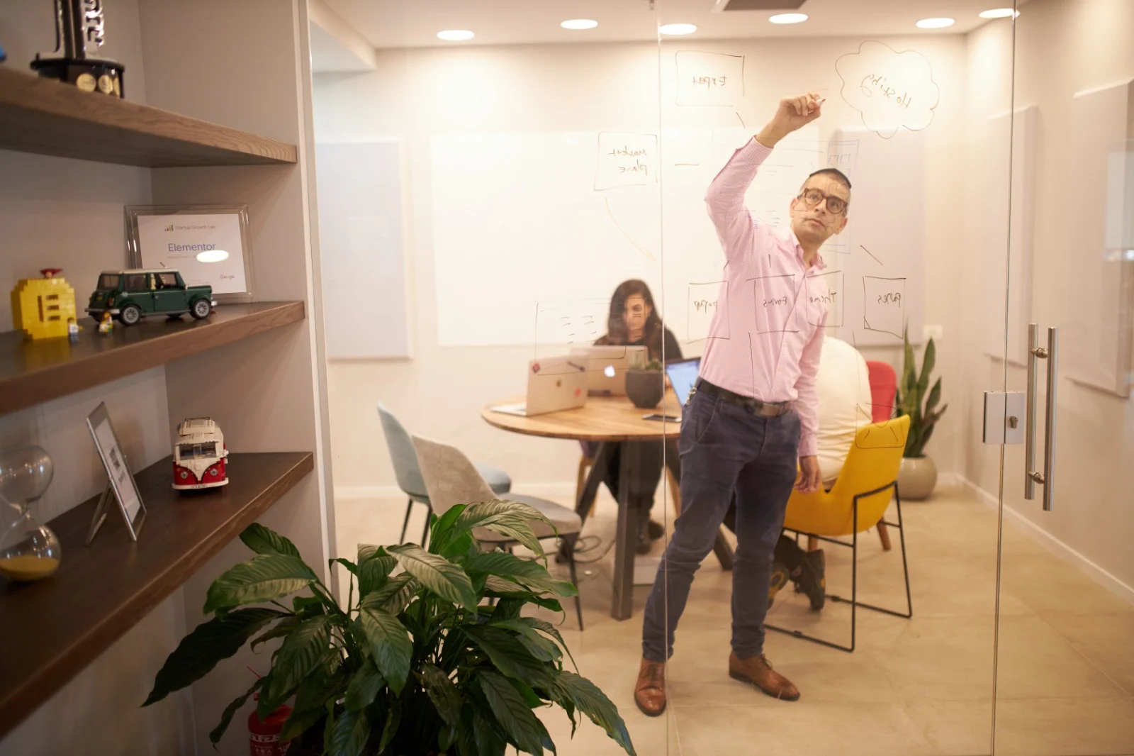 חברת ההייטק ''אלמנטור''