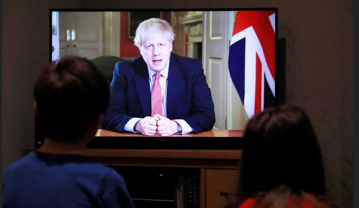 ראש ממשלת בריטניה, בוריס ג'ונסון, מורה על הנחיות חדשות