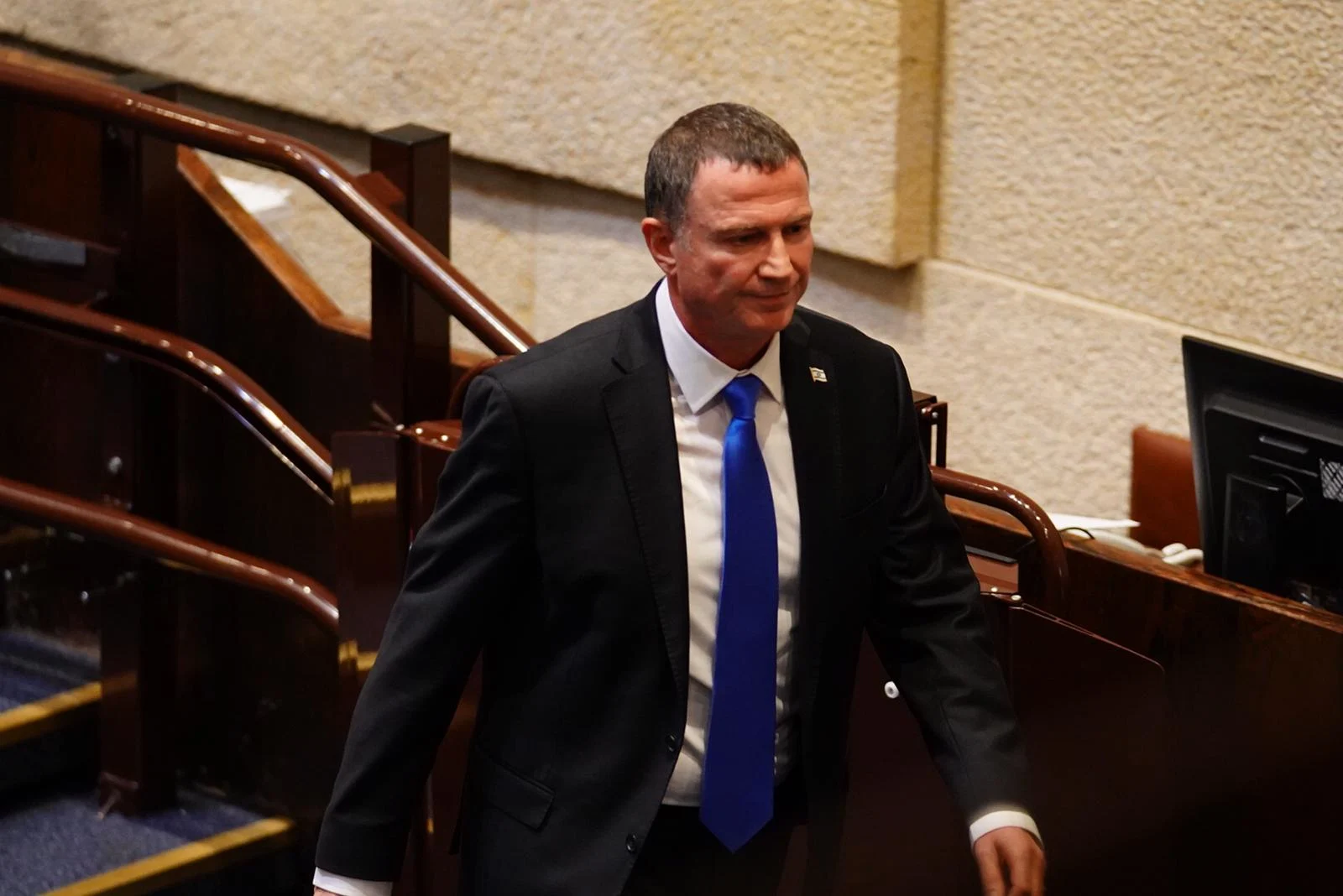 יולי אדלשטיין