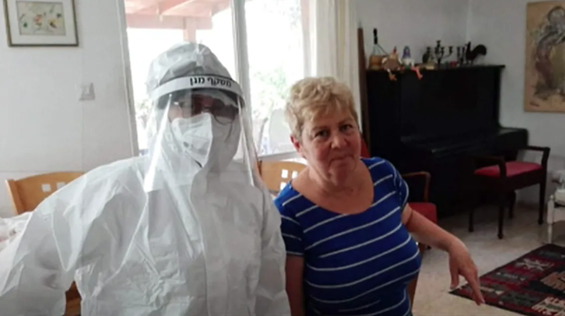 מירי אפלבויים בבדיקה לקורונה