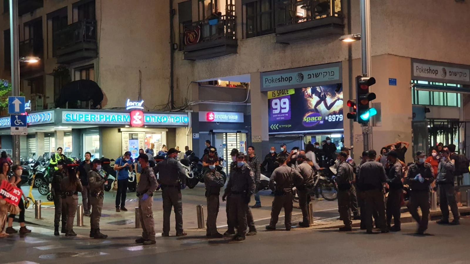 כוחות משטרה בהפגנה נגד הסיפוח
