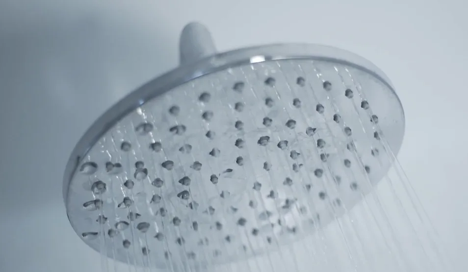 מים מסוכנים, אילוסטרציה