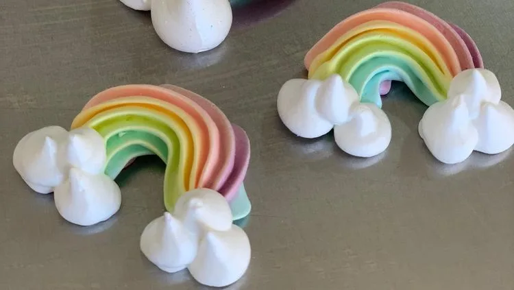 נשיקות מעוצבות גאווה