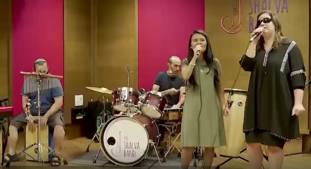 חברי להקת שלווה בסשן באולפן