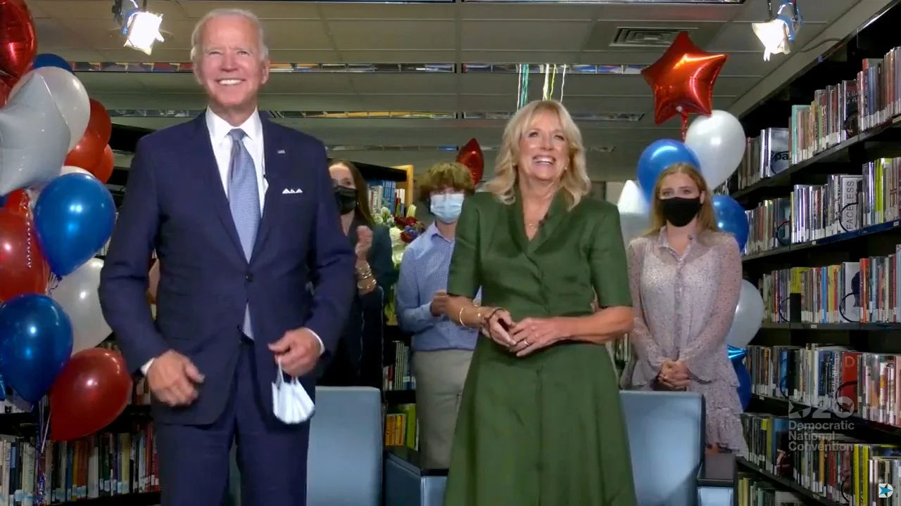 ג'ו ביידן יחד עם אשתו ג'יל בעת הכרזת מועמדותו