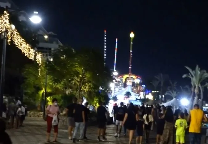 הטיילת באילת בלילה