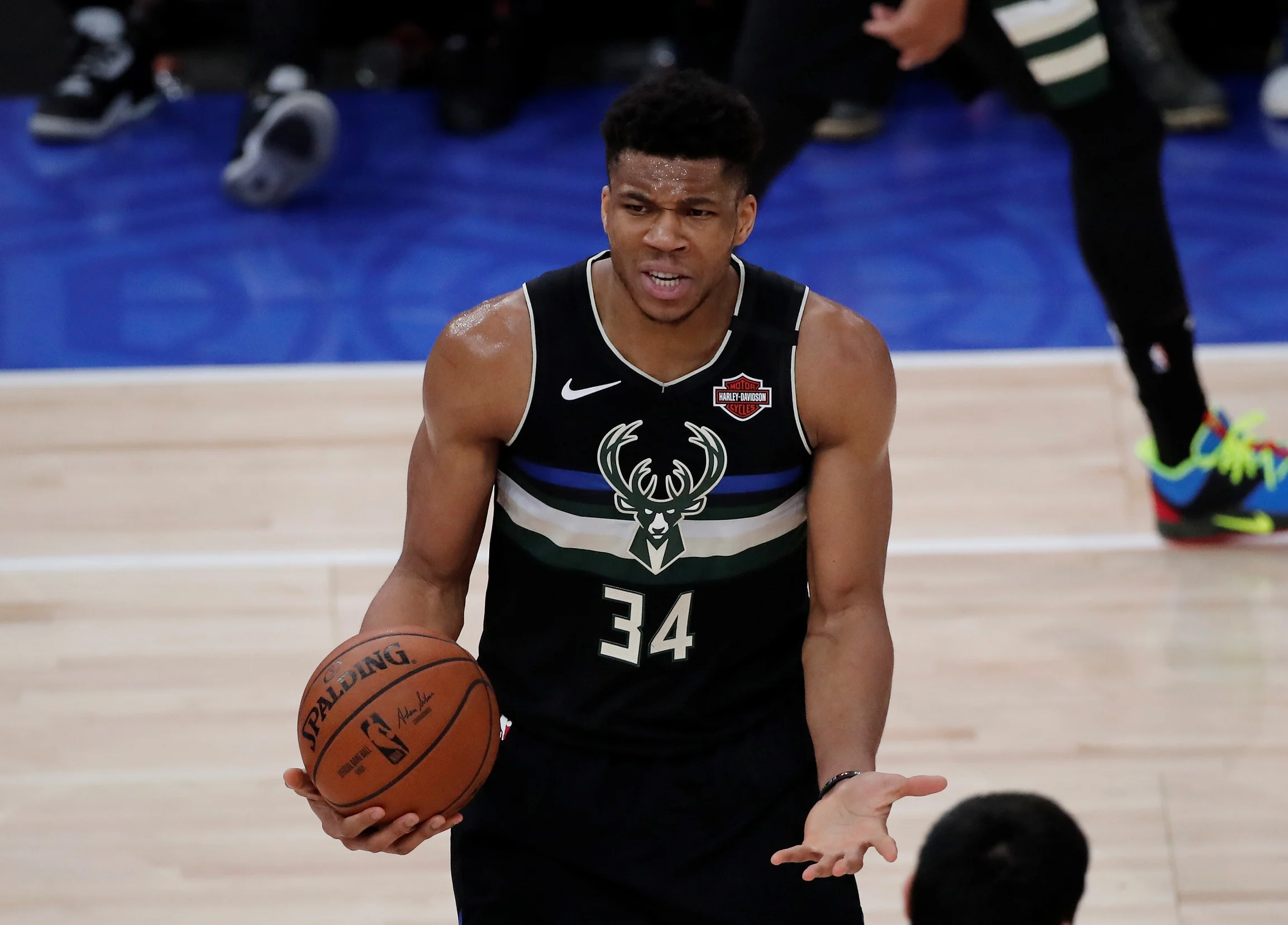 יאניס אנטטקומפו, מילווקי באקס