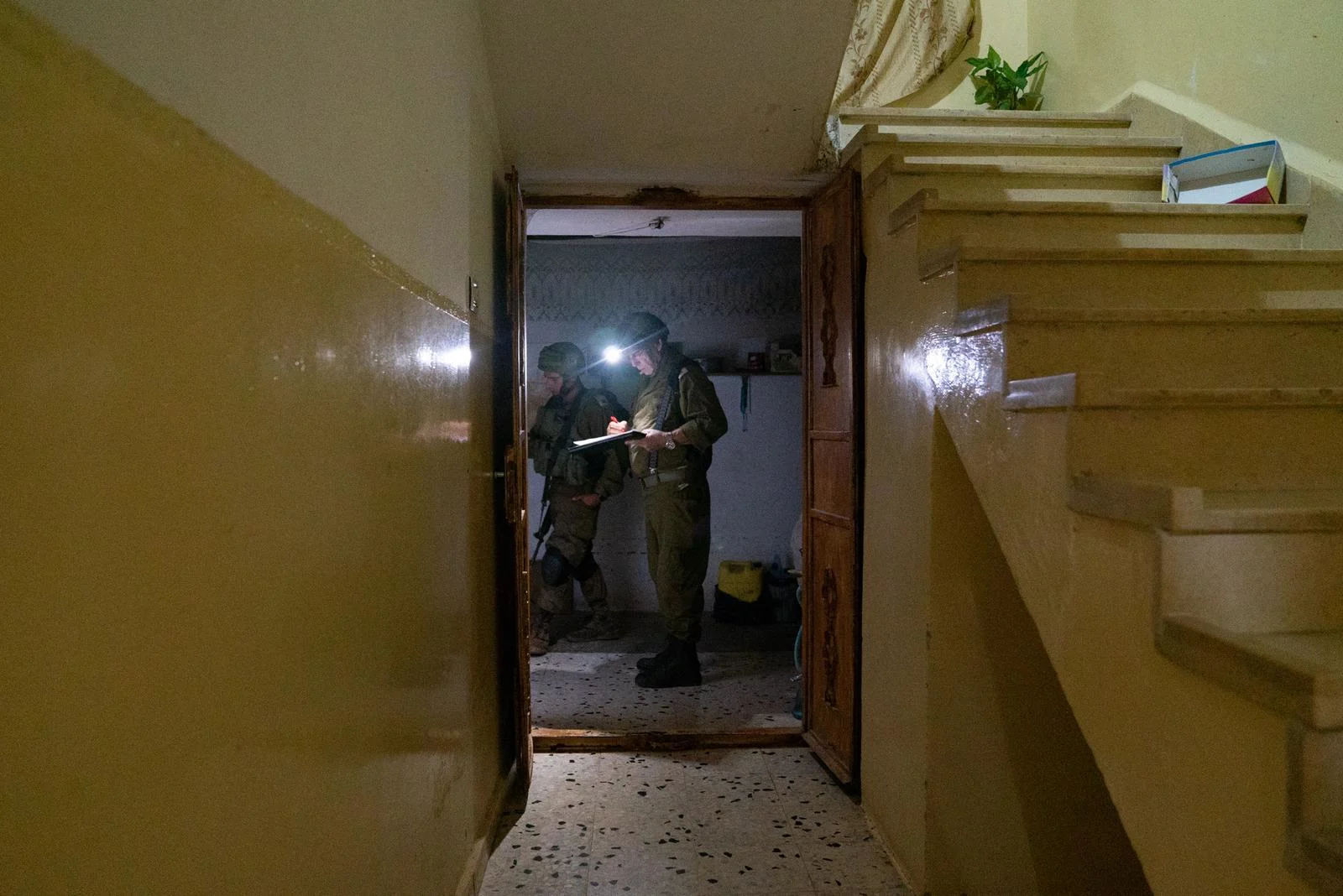 צה''ל ממפה את ביתו של המחבל ח'ליל עבד אל-ח'אלק דוויכאת, שדקר למוות את הרב שי אוחיון בפתח תקווה